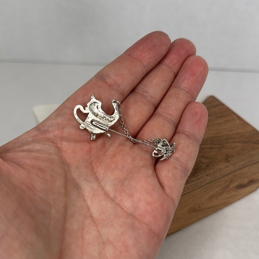 Avon Colonial Teapot Pin Vintage 1981 Silver Tone Lapel lot B36 - Picture 2 of 6